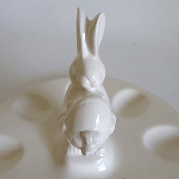 NEW VINTAGE CERAMIC EASTER BUNNY RABBIT WHITE DEVILED EGG SERVING DISH PLATE - Picture 9 of 13
